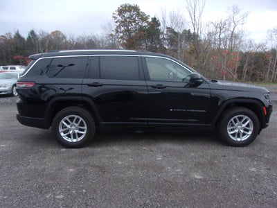 2022 Jeep Grand Cherokee L Laredo 4x4