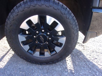 2020 Chevrolet Silverado 2500 HD Double Cab Standard Box 4-Wheel Drive Custom