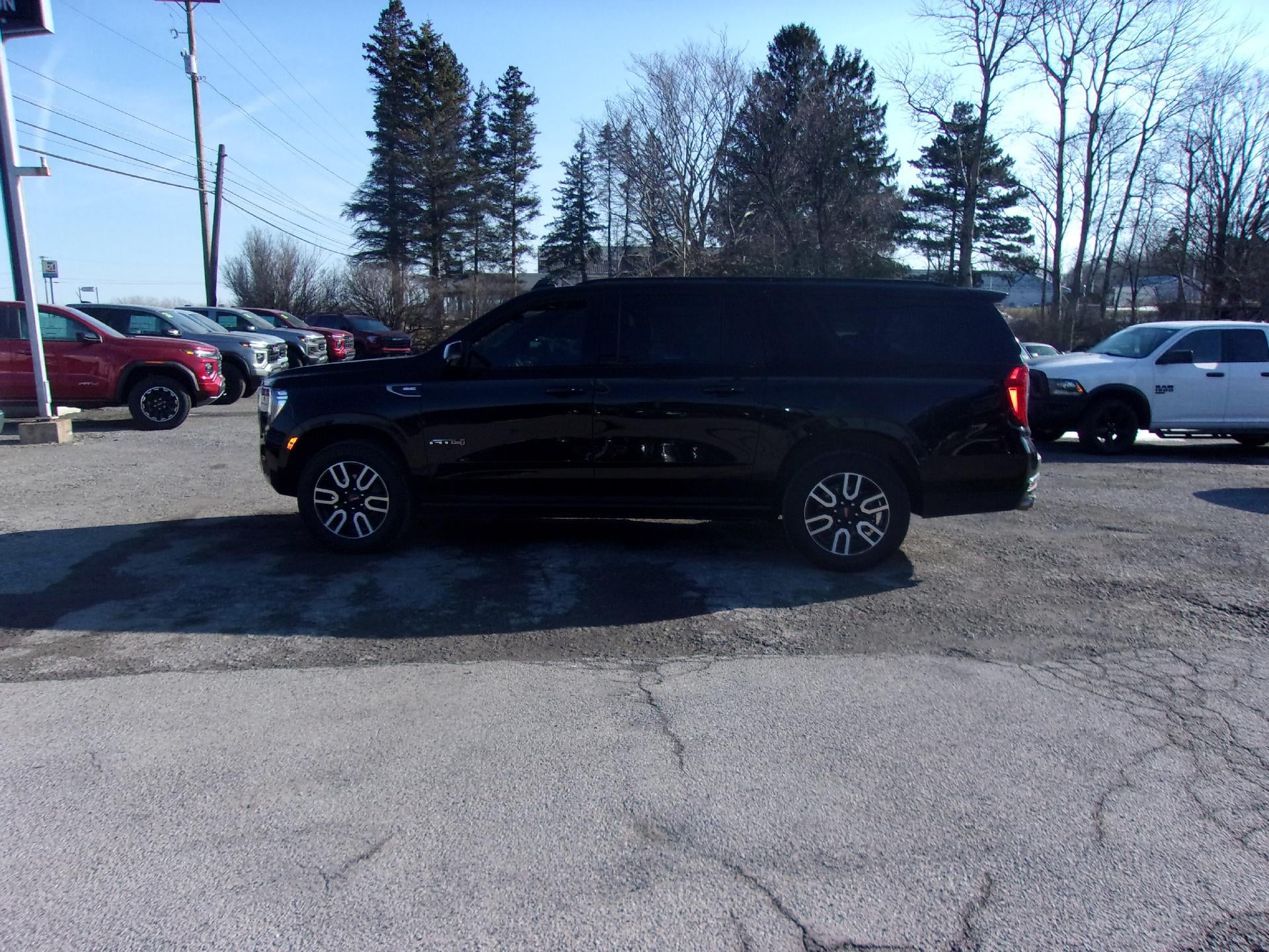 2022 GMC Yukon XL 4WD 4dr AT4