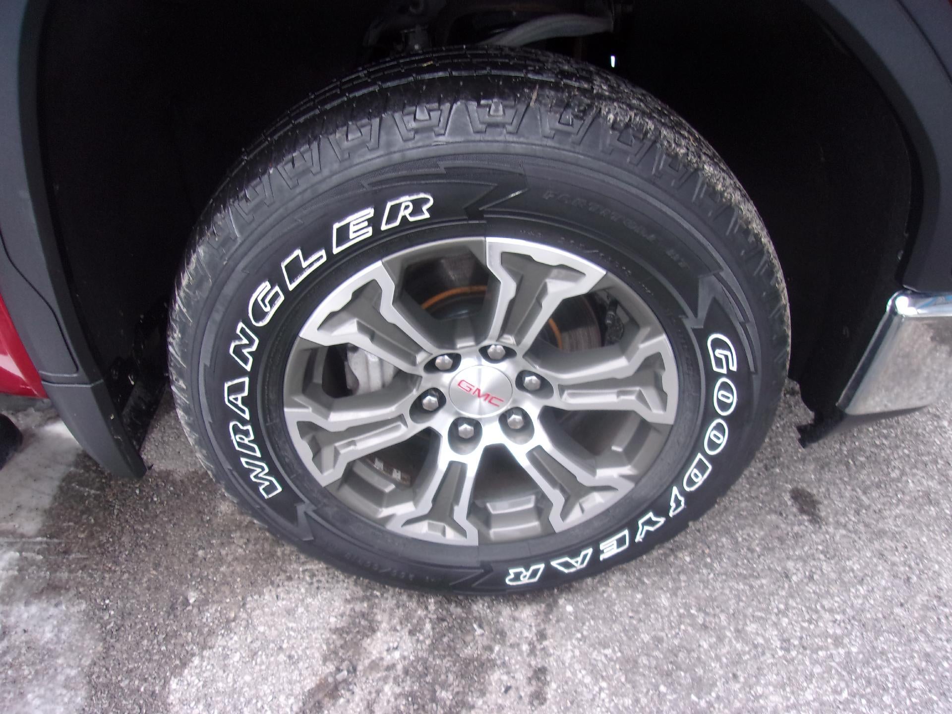 2019 GMC Sierra 1500 Crew Cab Short Box 4-Wheel Drive SLE