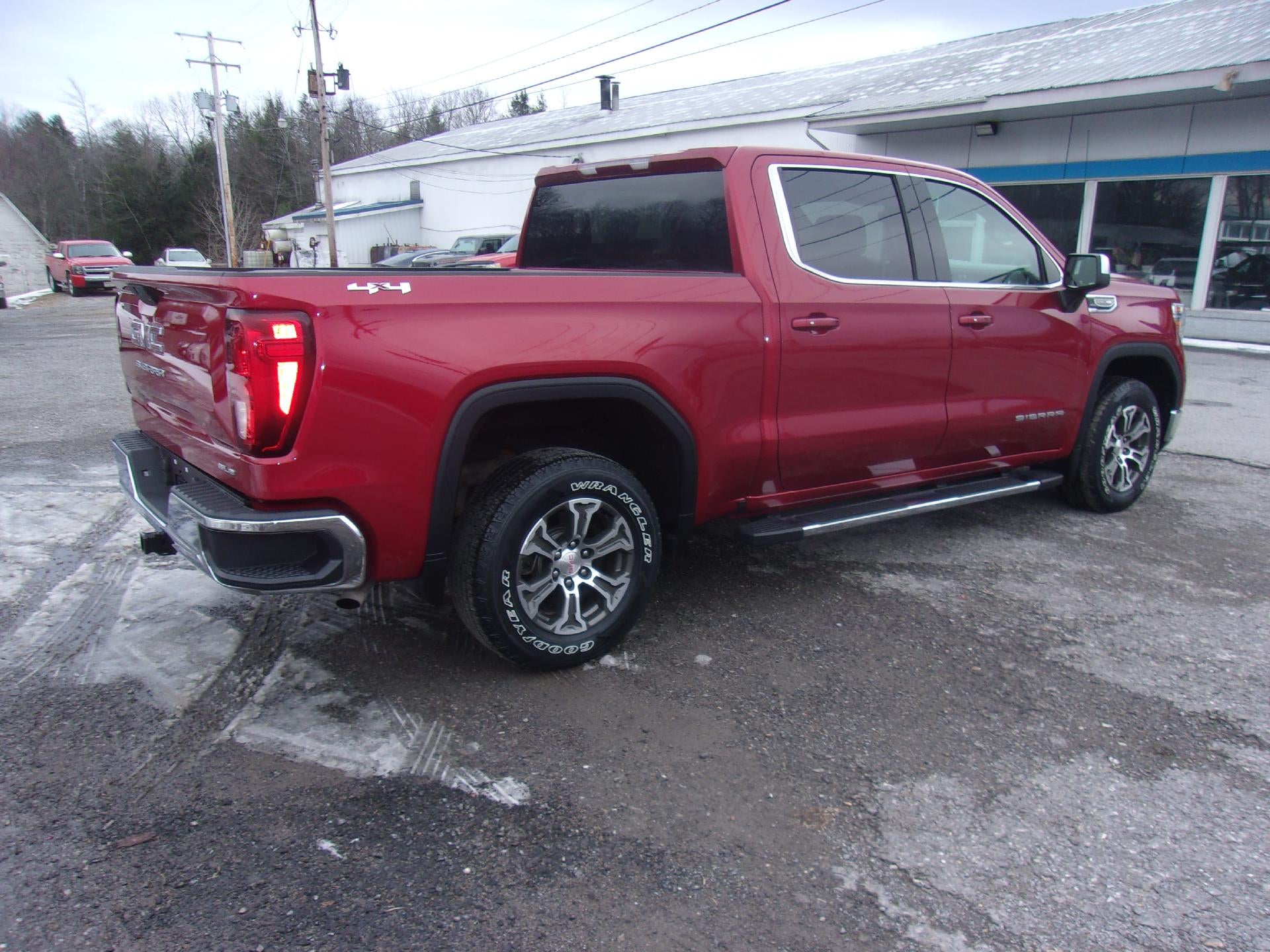 2019 GMC Sierra 1500 Crew Cab Short Box 4-Wheel Drive SLE
